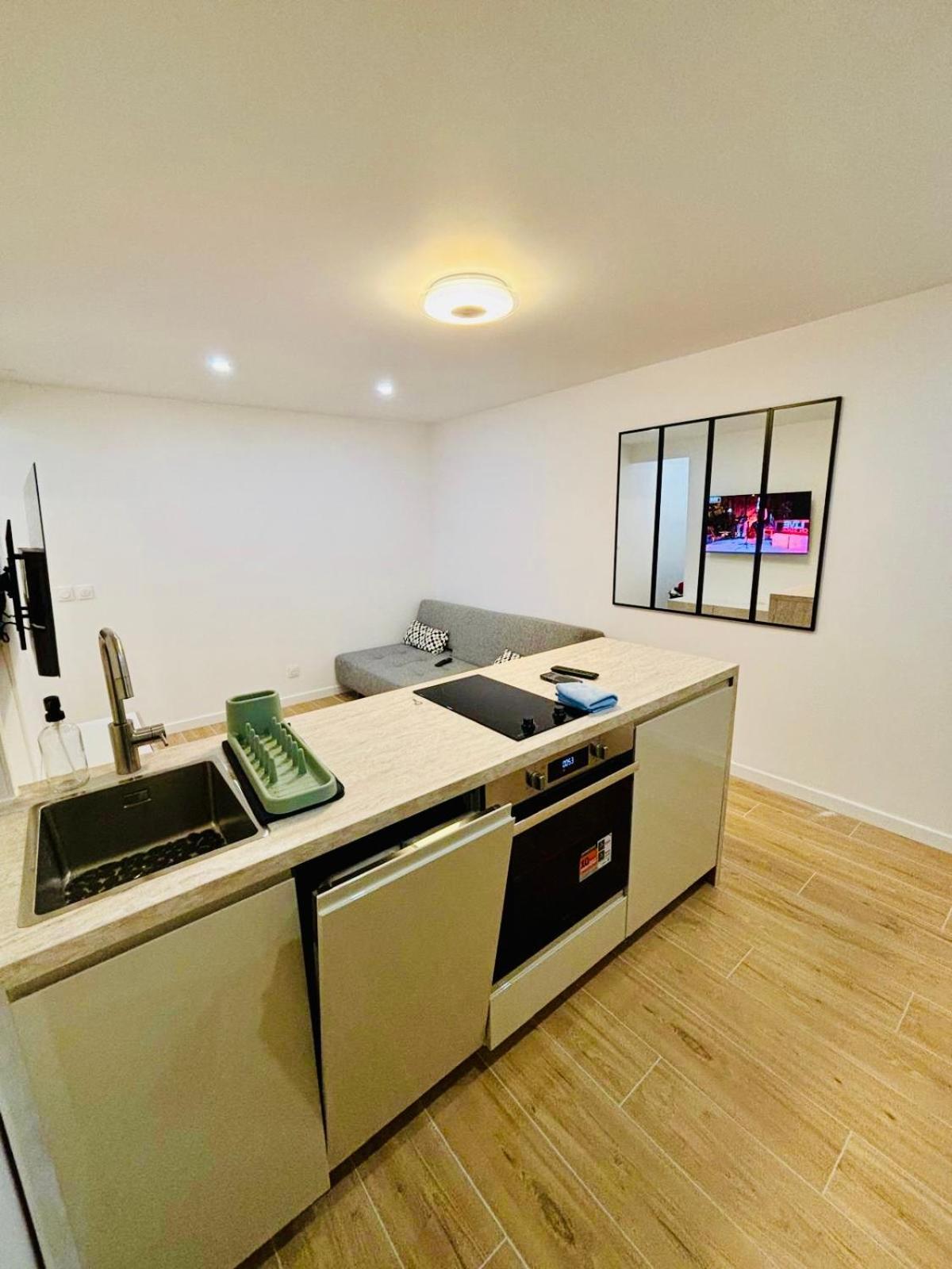 Joli Appartement Renove Incluant Parking A 10 Min De Paris Nanterre Eksteriør bilde